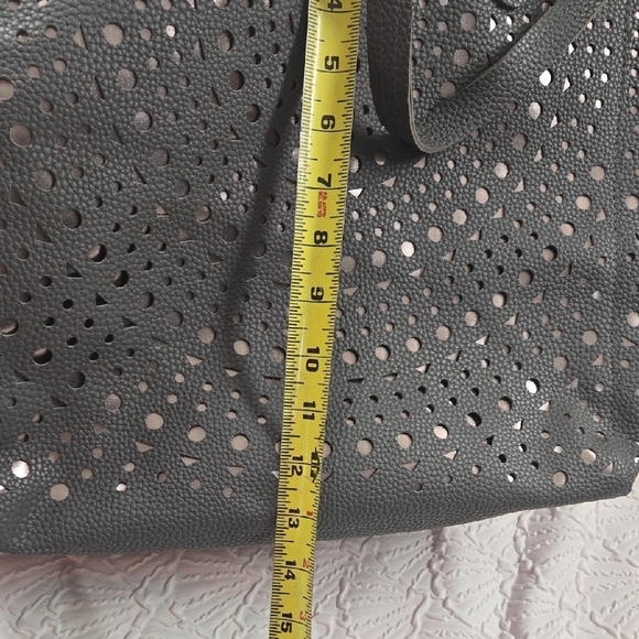 Bath & Body Works Laser Cut Grey & Metallic Rose Tote Bag - Black Friday - Picture 5 of 7